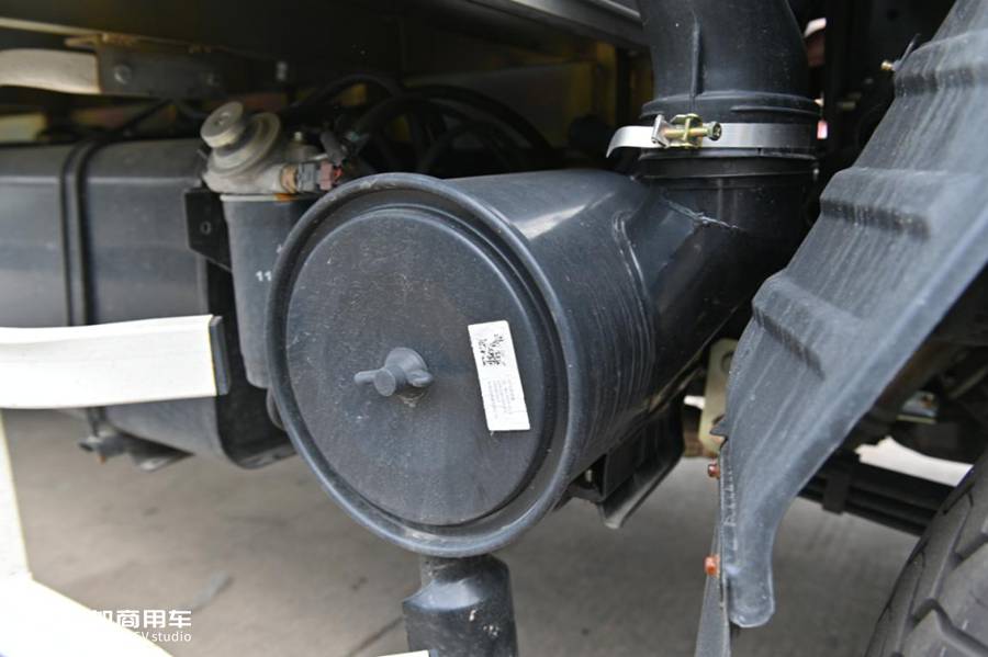 与日本同步,内饰简洁耐用,邮政新购的国六五十铃轻卡实拍 - 第23张 - 提加商用车网 与日本同步,内饰简洁耐用,邮政新购的国六五十铃轻卡实拍 - 第23张