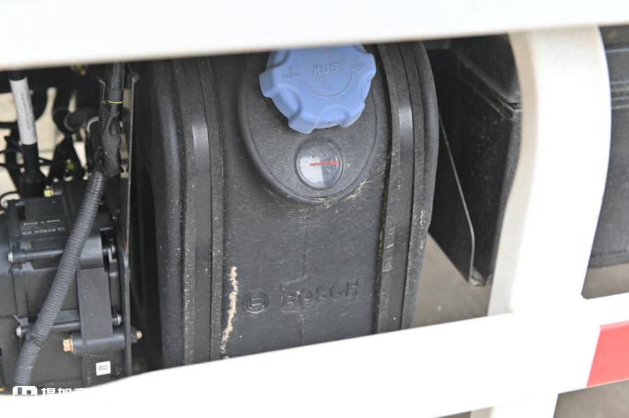 与日本同步,内饰简洁耐用,邮政新购的国六五十铃轻卡实拍 - 第24张 - 提加商用车网 与日本同步,内饰简洁耐用,邮政新购的国六五十铃轻卡实拍 - 第24张