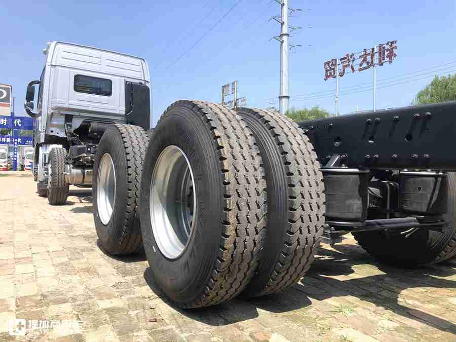 B照就能开的自动挡载货车,还有气囊悬架,欧曼这款前四后八配置真不错 - 第17张 - 提加商用车网 B照就能开的自动挡载货车,还有气囊悬架,欧曼这款前四后八配置真不错 - 第17张
