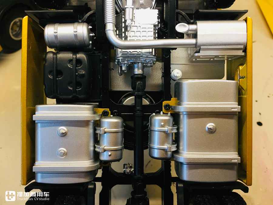 2016款乘龙H7牵引车模型实拍,做工质量上乘,怪不得如此畅销 - 第28张 - 提加商用车网 2016款乘龙H7牵引车模型实拍,做工质量上乘,怪不得如此畅销 - 第28张