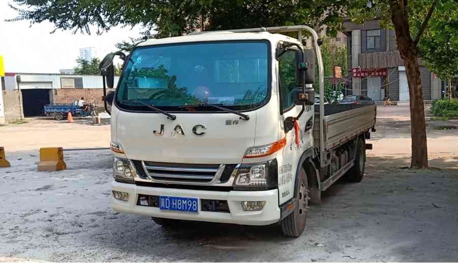 卡友老张:选车得有计划 一步到位国六骏铃更省心 - 第1张 - 提加商用车网 卡友老张:选车得有计划 一步到位国六骏铃更省心 - 第1张