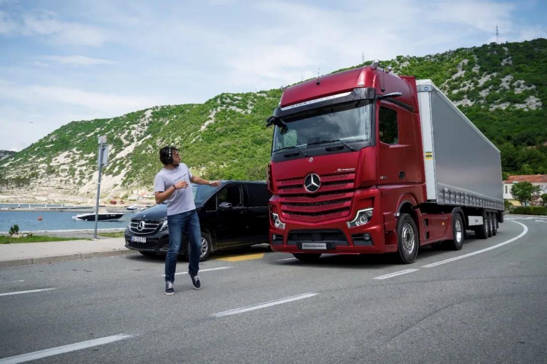 梅赛德斯-奔驰成都卡车中心揭幕,第五代阿克托斯(Actros)公路牵引车登陆蓉城 - 第4张 - 提加商用车网 梅赛德斯-奔驰成都卡车中心揭幕,第五代阿克托斯(Actros)公路牵引车登陆蓉城 - 第4张