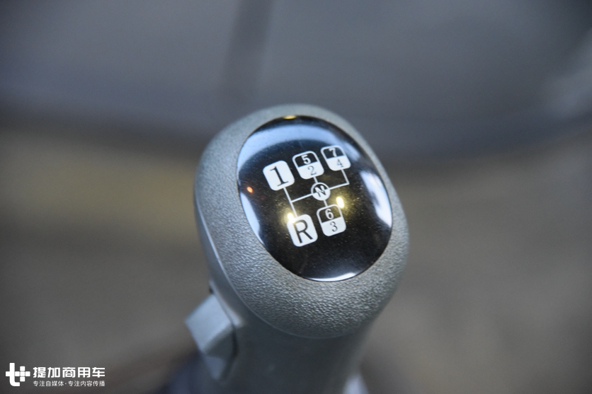 600马力的国六天龙旗舰牵引车靠谱吗?配置有多高端?实拍带您看看 - 第8张 - 提加商用车网 600马力的国六天龙旗舰牵引车靠谱吗?配置有多高端?实拍带您看看 - 第8张