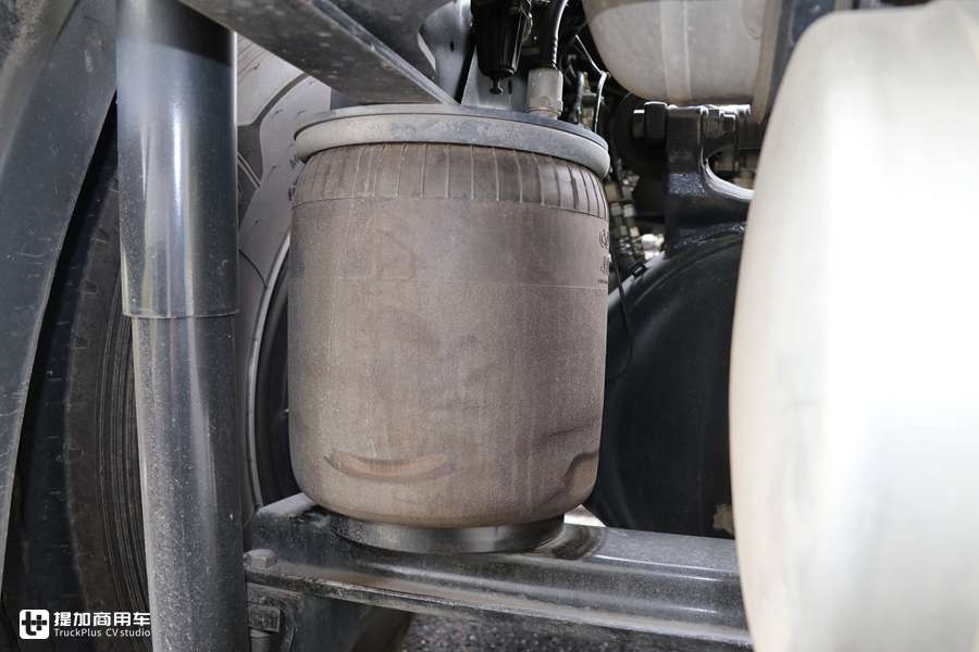 实拍用户购买的格尔发V7长头卡车,临时拖个房车,别说造型还真搭配 - 第34张 - 提加商用车网 实拍用户购买的格尔发V7长头卡车,临时拖个房车,别说造型还真搭配 - 第34张