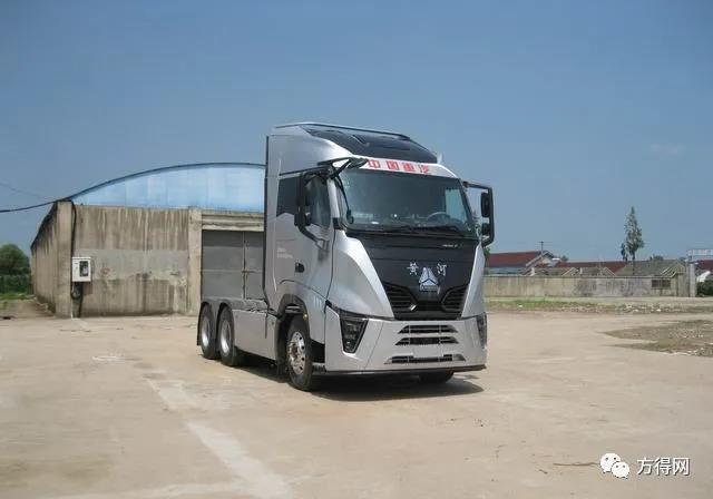 重汽全新“黄河”亮相了！造型前卫配置高于汕德卡！小编带您提前看 - 第2张