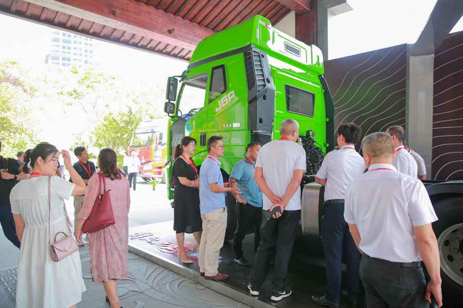 行业首创!解放J6砂石款牵引车全新上市! - 第8张 - 提加商用车网 行业首创!解放J6砂石款牵引车全新上市! - 第8张