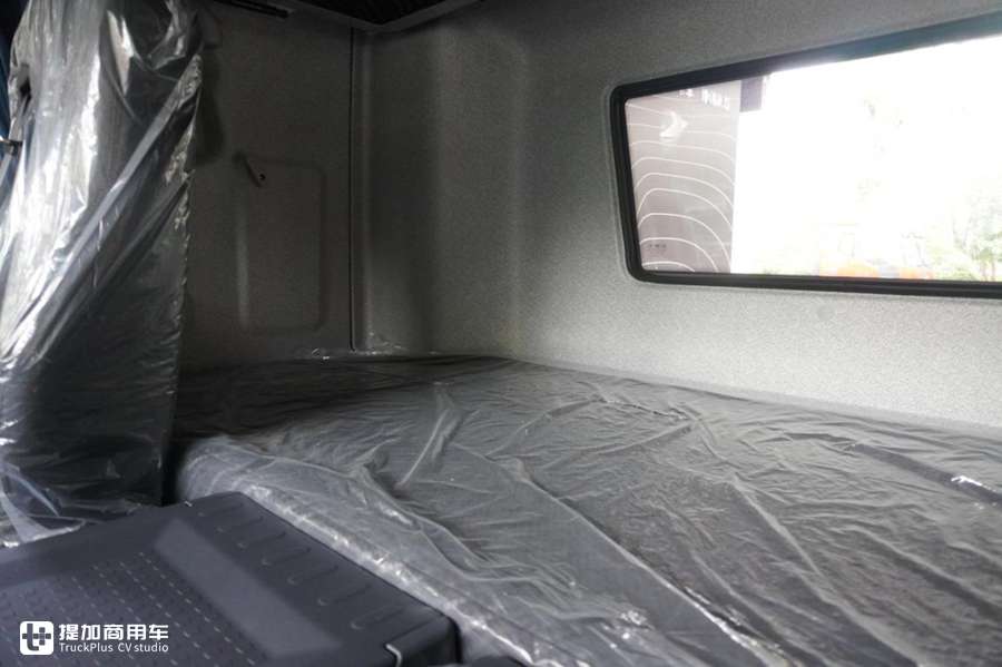 解放J6P推出一款砂石料运输牵引车,配置怎么样?实拍带你看看 - 第16张 - 提加商用车网 解放J6P推出一款砂石料运输牵引车,配置怎么样?实拍带你看看 - 第16张