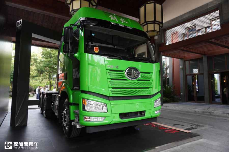 解放J6P推出一款砂石料运输牵引车,配置怎么样?实拍带你看看 - 第22张 - 提加商用车网 解放J6P推出一款砂石料运输牵引车,配置怎么样?实拍带你看看 - 第22张