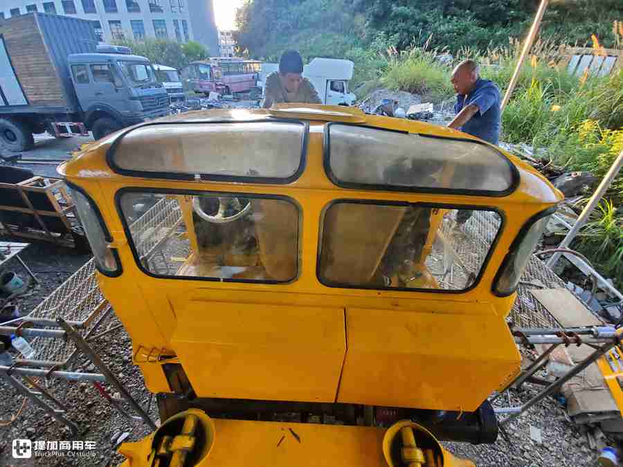 历时19天大咖翻新东德依发老卡车,第二集来了,成品惊艳所有人 - 第54张 - 提加商用车网 历时19天大咖翻新东德依发老卡车,第二集来了,成品惊艳所有人 - 第54张