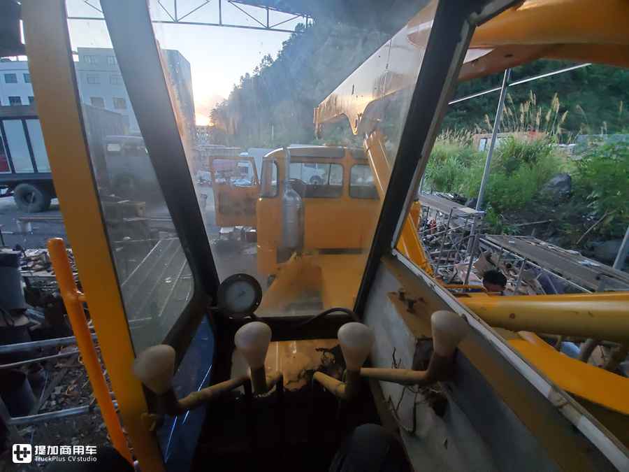 历时19天大咖翻新东德依发老卡车,第二集来了,成品惊艳所有人 - 第69张 - 提加商用车网 历时19天大咖翻新东德依发老卡车,第二集来了,成品惊艳所有人 - 第69张