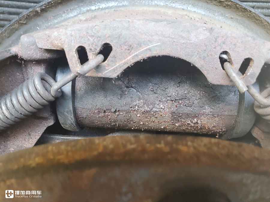 历时19天大咖翻新东德依发老卡车,第二集来了,成品惊艳所有人 - 第83张 - 提加商用车网 历时19天大咖翻新东德依发老卡车,第二集来了,成品惊艳所有人 - 第83张