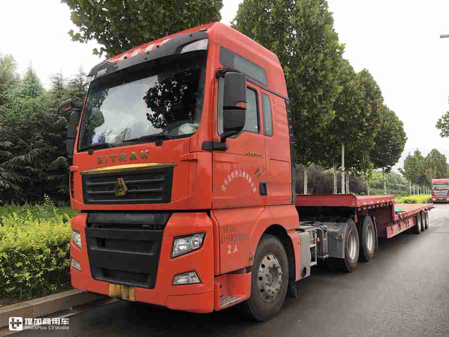 如今的行情下你会选择高端重卡吗？花45万买了高配汕德卡，车主说主要开着舒心 - 第1张