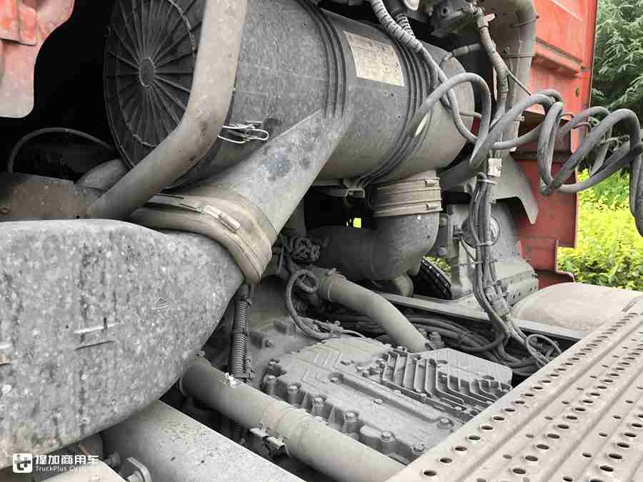 如今的行情下你会选择高端重卡吗？花45万买了高配汕德卡，车主说主要开着舒心 - 第3张