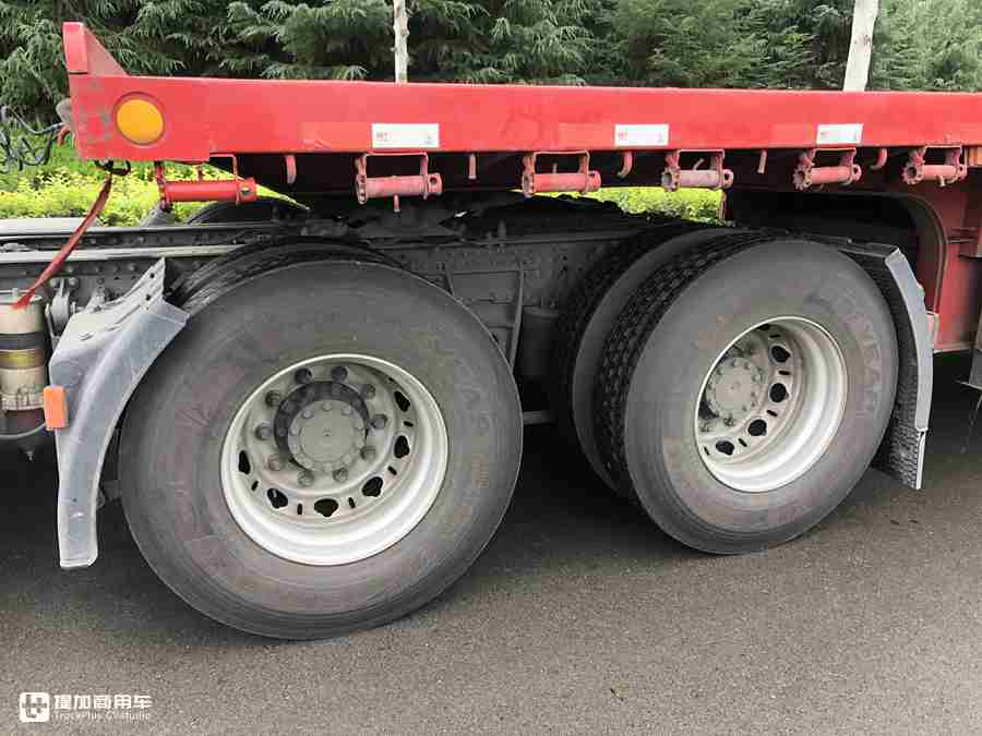 如今的行情下你会选择高端重卡吗？花45万买了高配汕德卡，车主说主要开着舒心 - 第4张