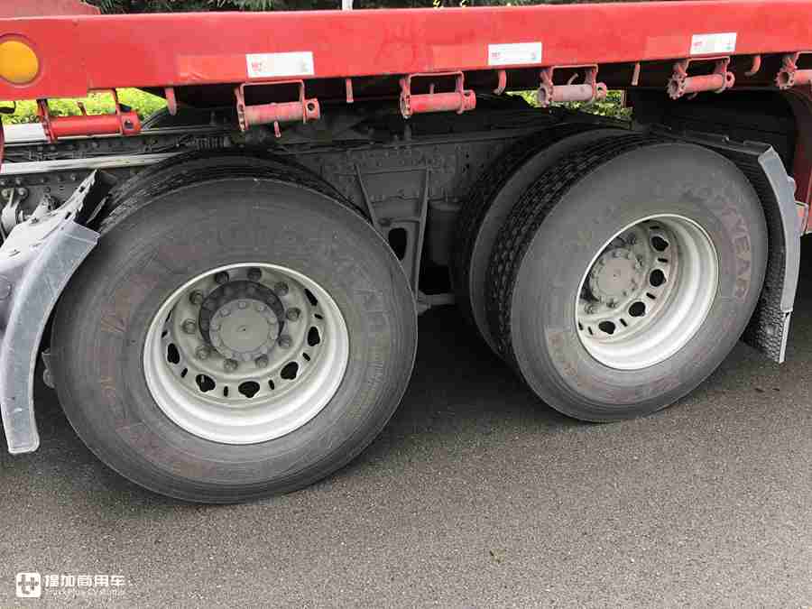 如今的行情下你会选择高端重卡吗？花45万买了高配汕德卡，车主说主要开着舒心 - 第7张