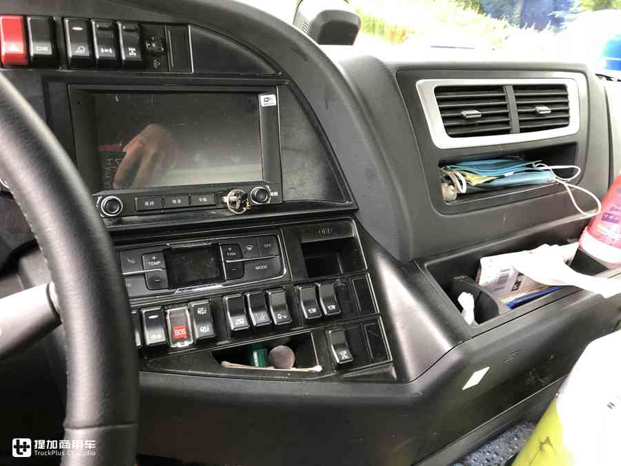 如今的行情下你会选择高端重卡吗？花45万买了高配汕德卡，车主说主要开着舒心 - 第12张