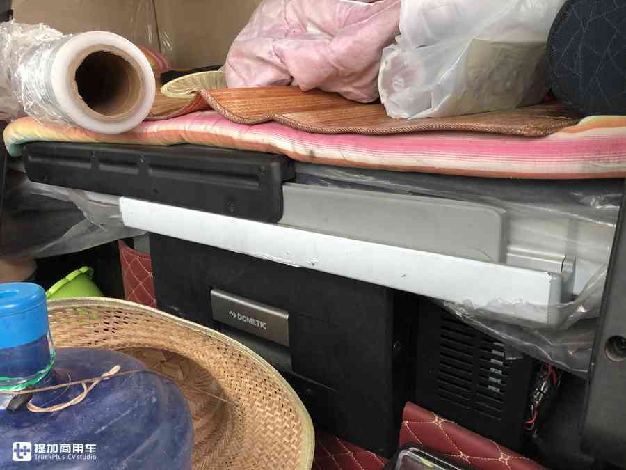 如今的行情下你会选择高端重卡吗？花45万买了高配汕德卡，车主说主要开着舒心 - 第15张