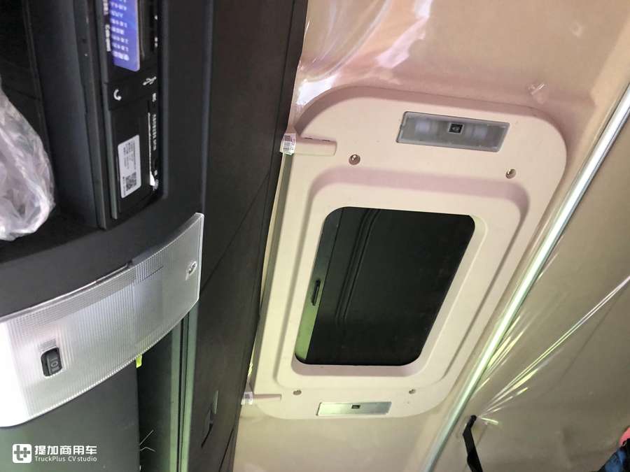 如今的行情下你会选择高端重卡吗？花45万买了高配汕德卡，车主说主要开着舒心 - 第16张