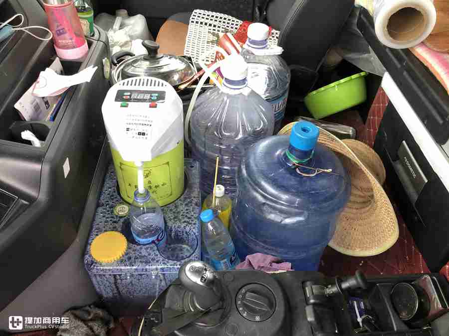 如今的行情下你会选择高端重卡吗？花45万买了高配汕德卡，车主说主要开着舒心 - 第14张