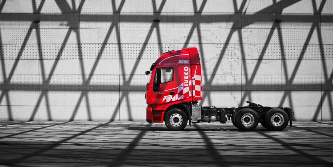 极速换挡,高效行车,红岩杰狮AMT牵引车让开车省心省力 - 第1张 - 提加商用车网 极速换挡,高效行车,红岩杰狮AMT牵引车让开车省心省力 - 第1张