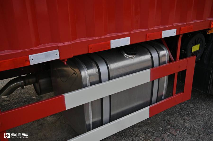 想买9.6米大单桥载货车看这里,最大260马力,乘龙M系中卡配置真不错 - 第14张 - 提加商用车网 想买9.6米大单桥载货车看这里,最大260马力,乘龙M系中卡配置真不错 - 第14张