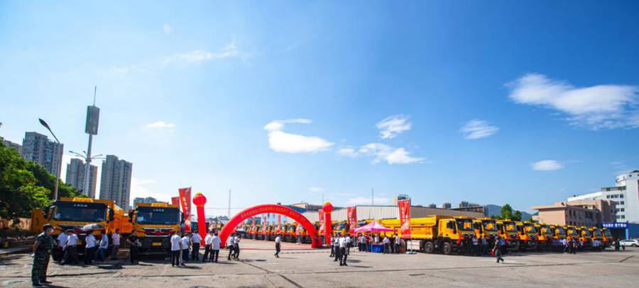 更安全、更智能、更环保 100辆红岩杰狮C500渣土车成功交付 - 第4张