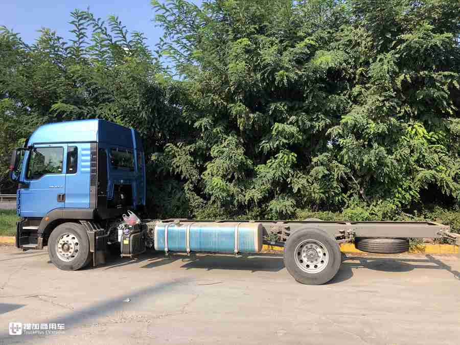 汕德卡6米8载货车来了,名字叫G5,高顶双卧配置高端又实用 - 第4张 - 提加商用车网 汕德卡6米8载货车来了,名字叫G5,高顶双卧配置高端又实用 - 第4张