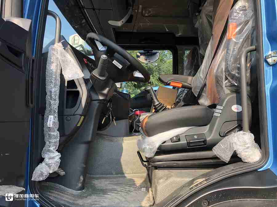 汕德卡6米8载货车来了,名字叫G5,高顶双卧配置高端又实用 - 第8张 - 提加商用车网 汕德卡6米8载货车来了,名字叫G5,高顶双卧配置高端又实用 - 第8张