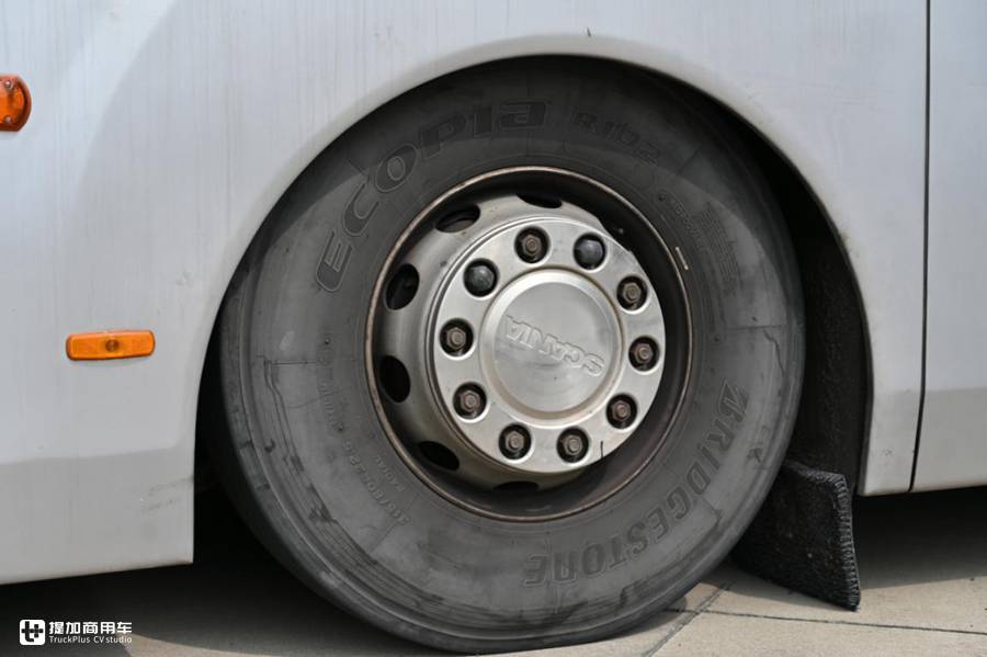 座椅比沙发舒适,能唱卡拉OK?十年前的斯堪尼亚豪华国产客车实拍 - 第7张 - 提加商用车网 座椅比沙发舒适,能唱卡拉OK?十年前的斯堪尼亚豪华国产客车实拍 - 第7张