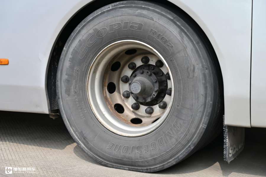 座椅比沙发舒适,能唱卡拉OK?十年前的斯堪尼亚豪华国产客车实拍 - 第8张 - 提加商用车网 座椅比沙发舒适,能唱卡拉OK?十年前的斯堪尼亚豪华国产客车实拍 - 第8张