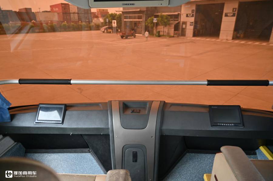 座椅比沙发舒适,能唱卡拉OK?十年前的斯堪尼亚豪华国产客车实拍 - 第16张 - 提加商用车网 座椅比沙发舒适,能唱卡拉OK?十年前的斯堪尼亚豪华国产客车实拍 - 第16张