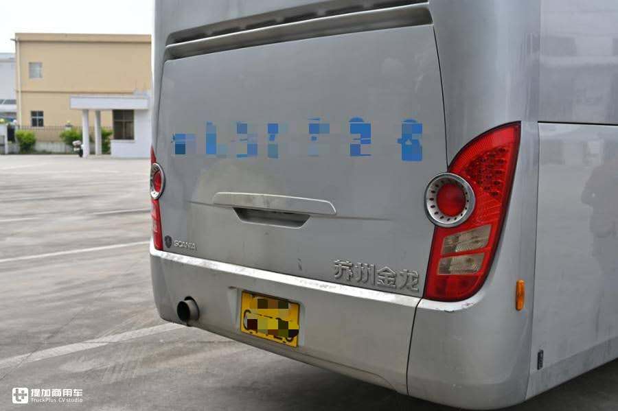 座椅比沙发舒适,能唱卡拉OK?十年前的斯堪尼亚豪华国产客车实拍 - 第6张 - 提加商用车网 座椅比沙发舒适,能唱卡拉OK?十年前的斯堪尼亚豪华国产客车实拍 - 第6张