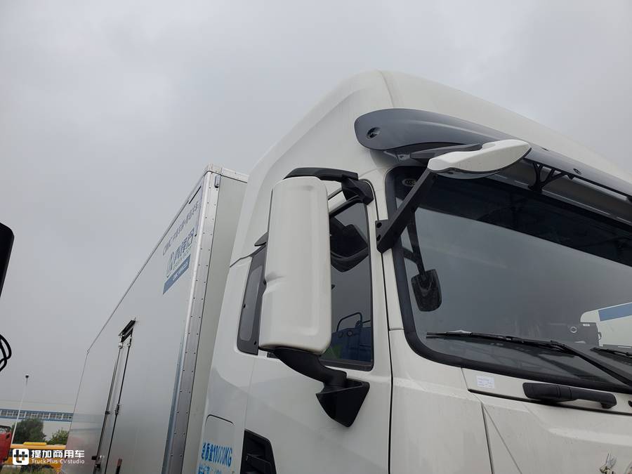 东风天龙KL冷链载货车实拍,看完车辆配置,才知道冷链运输为何都用它 - 第3张 - 提加商用车网 东风天龙KL冷链载货车实拍,看完车辆配置,才知道冷链运输为何都用它 - 第3张