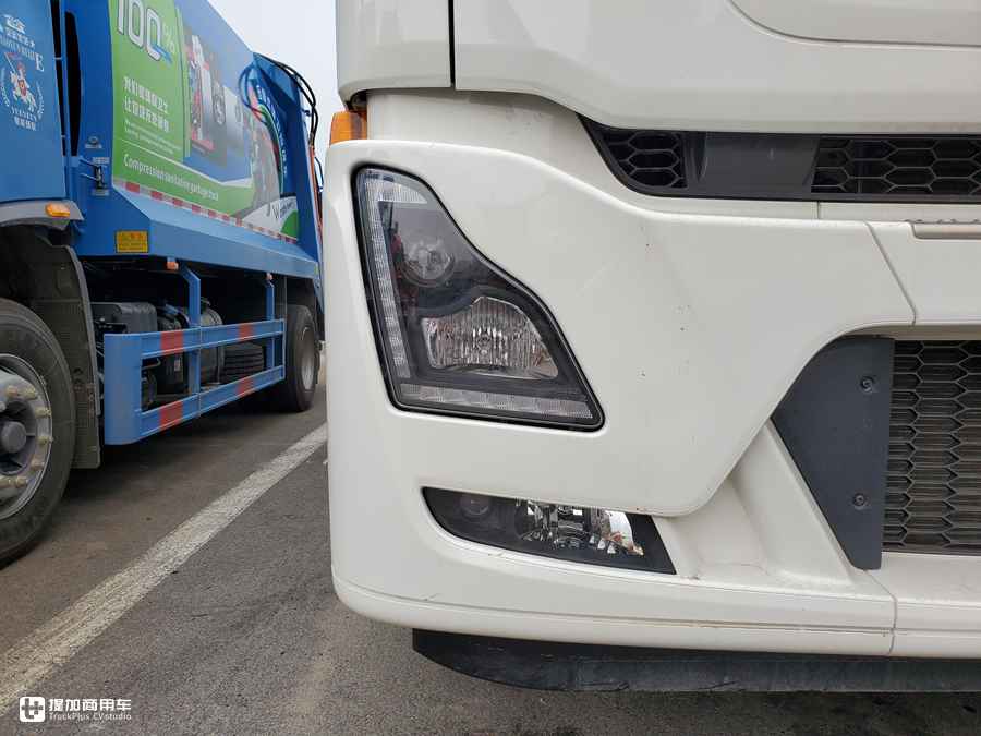 东风天龙KL冷链载货车实拍,看完车辆配置,才知道冷链运输为何都用它 - 第5张 - 提加商用车网 东风天龙KL冷链载货车实拍,看完车辆配置,才知道冷链运输为何都用它 - 第5张