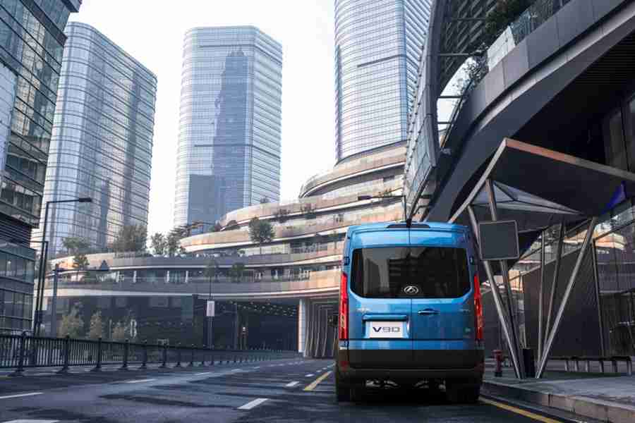 操控比拼乘用车,多种动力选择,上汽大通MAXUS V90开辟中高端轻客新时代 - 第6张 - 提加商用车网 操控比拼乘用车,多种动力选择,上汽大通MAXUS V90开辟中高端轻客新时代 - 第6张