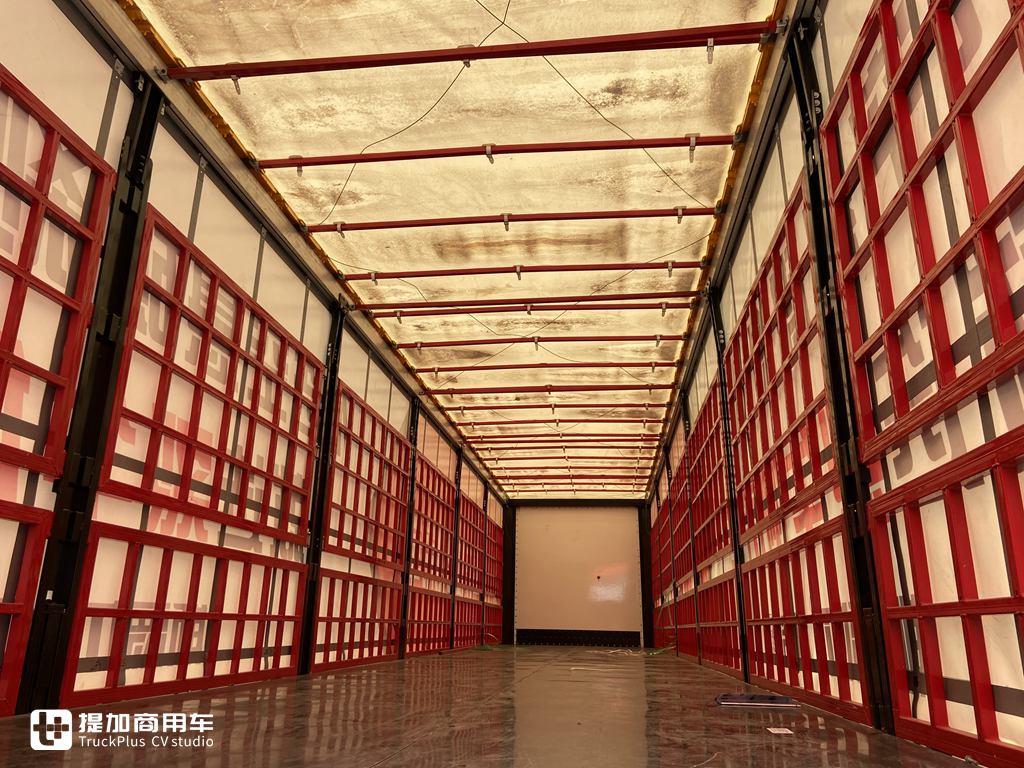 不用盘刹和空气悬架,完美替代仓栅挂车,这款侧帘挂车亮点十足 - 第2张 - 提加商用车网 不用盘刹和空气悬架,完美替代仓栅挂车,这款侧帘挂车亮点十足 - 第2张