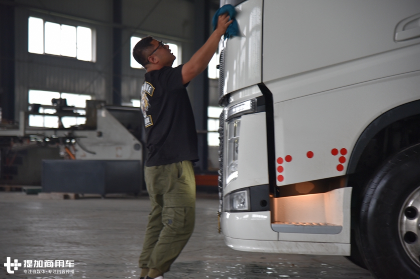 散户适合买进口卡车吗?沃尔沃卡车车主:开着得劲还省油,很值得! - 第15张 - 提加商用车网 散户适合买进口卡车吗?沃尔沃卡车车主:开着得劲还省油,很值得! - 第15张