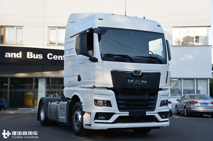 配置、体验均升级,力量与细腻集于一身,带您一睹全新曼恩TGX卡车的风采 - 第1张 - 提加商用车网 配置、体验均升级,力量与细腻集于一身,带您一睹全新曼恩TGX卡车的风采 - 第1张