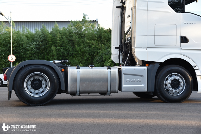 配置、体验均升级,力量与细腻集于一身,带您一睹全新曼恩TGX卡车的风采 - 第10张 - 提加商用车网 配置、体验均升级,力量与细腻集于一身,带您一睹全新曼恩TGX卡车的风采 - 第10张