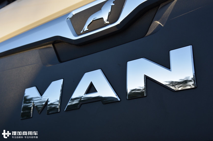 配置、体验均升级,力量与细腻集于一身,带您一睹全新曼恩TGX卡车的风采 - 第12张 - 提加商用车网 配置、体验均升级,力量与细腻集于一身,带您一睹全新曼恩TGX卡车的风采 - 第12张