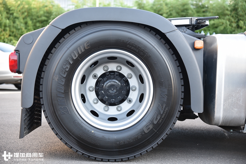 配置、体验均升级,力量与细腻集于一身,带您一睹全新曼恩TGX卡车的风采 - 第17张 - 提加商用车网 配置、体验均升级,力量与细腻集于一身,带您一睹全新曼恩TGX卡车的风采 - 第17张