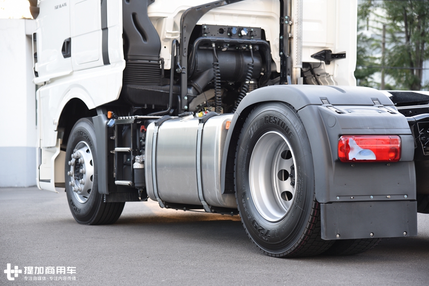 配置、体验均升级,力量与细腻集于一身,带您一睹全新曼恩TGX卡车的风采 - 第21张 - 提加商用车网 配置、体验均升级,力量与细腻集于一身,带您一睹全新曼恩TGX卡车的风采 - 第21张