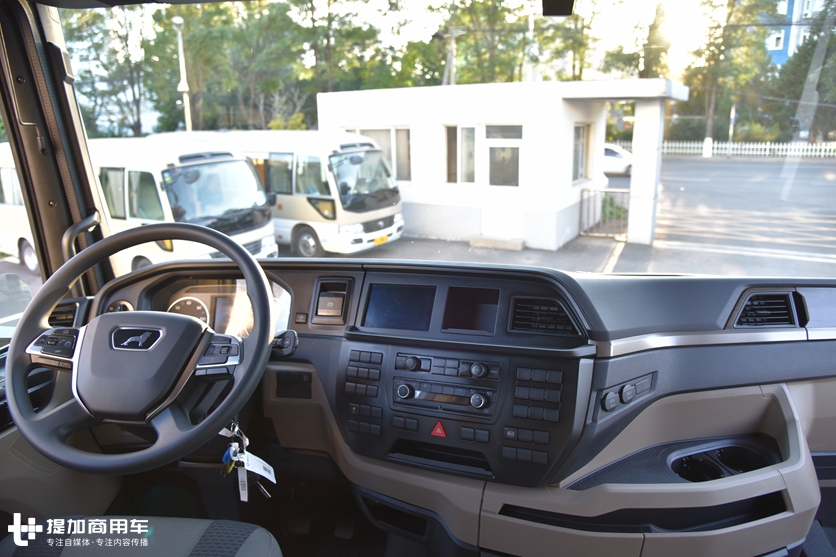 配置、体验均升级,力量与细腻集于一身,带您一睹全新曼恩TGX卡车的风采 - 第22张 - 提加商用车网 配置、体验均升级,力量与细腻集于一身,带您一睹全新曼恩TGX卡车的风采 - 第22张
