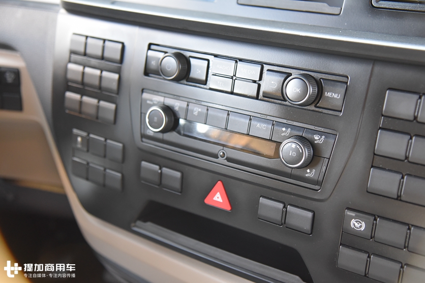 配置、体验均升级,力量与细腻集于一身,带您一睹全新曼恩TGX卡车的风采 - 第26张 - 提加商用车网 配置、体验均升级,力量与细腻集于一身,带您一睹全新曼恩TGX卡车的风采 - 第26张