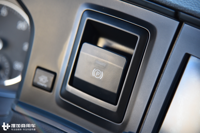 配置、体验均升级,力量与细腻集于一身,带您一睹全新曼恩TGX卡车的风采 - 第29张 - 提加商用车网 配置、体验均升级,力量与细腻集于一身,带您一睹全新曼恩TGX卡车的风采 - 第29张