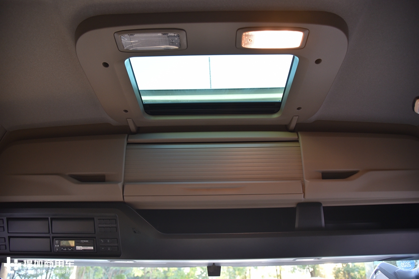 配置、体验均升级,力量与细腻集于一身,带您一睹全新曼恩TGX卡车的风采 - 第30张 - 提加商用车网 配置、体验均升级,力量与细腻集于一身,带您一睹全新曼恩TGX卡车的风采 - 第30张