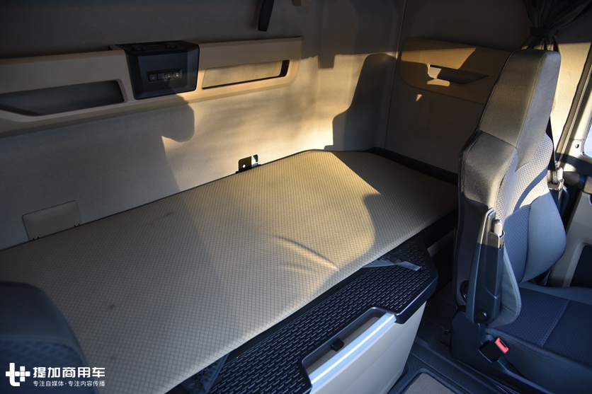 配置、体验均升级,力量与细腻集于一身,带您一睹全新曼恩TGX卡车的风采 - 第31张 - 提加商用车网 配置、体验均升级,力量与细腻集于一身,带您一睹全新曼恩TGX卡车的风采 - 第31张