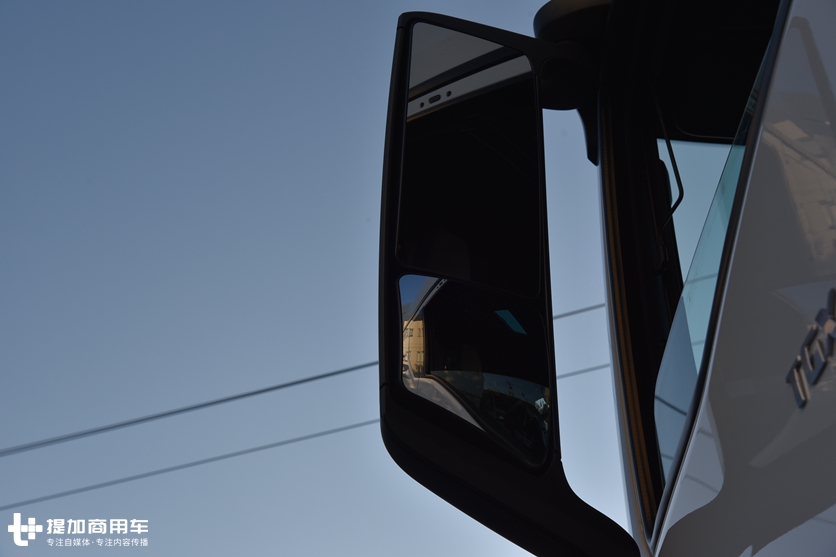 配置、体验均升级,力量与细腻集于一身,带您一睹全新曼恩TGX卡车的风采 - 第32张 - 提加商用车网 配置、体验均升级,力量与细腻集于一身,带您一睹全新曼恩TGX卡车的风采 - 第32张