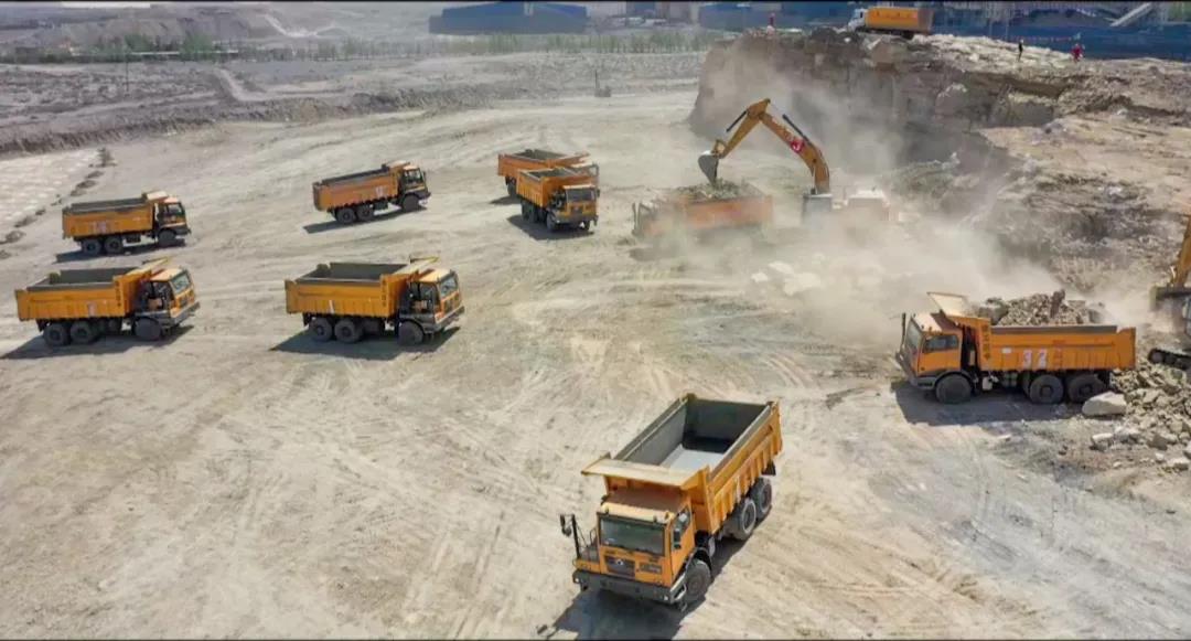 搭载法士特变速器的非公路自卸车批量交付鄂尔多斯客户 - 第1张 - 提加商用车网 搭载法士特变速器的非公路自卸车批量交付鄂尔多斯客户 - 第1张