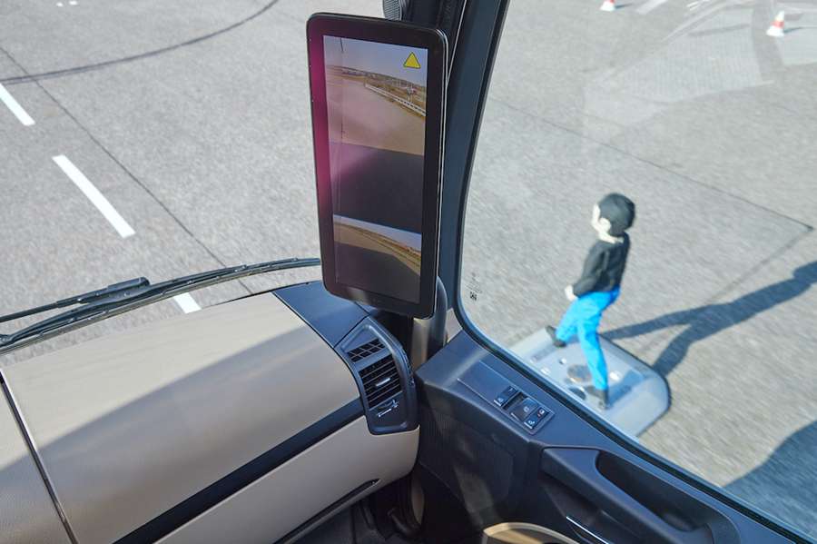 塑造运输的当下与未来:戴姆勒展示旗下梅赛德斯-奔驰卡车创新技术与产品 - 第3张 - 提加商用车网 塑造运输的当下与未来:戴姆勒展示旗下梅赛德斯-奔驰卡车创新技术与产品 - 第3张